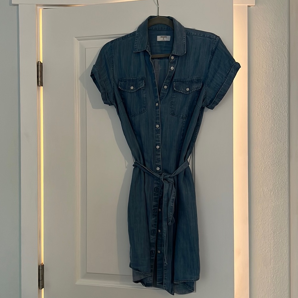 UNTUCKit Denim Chambray Short Sleeve Belted Button up Shirt Dress Size 6